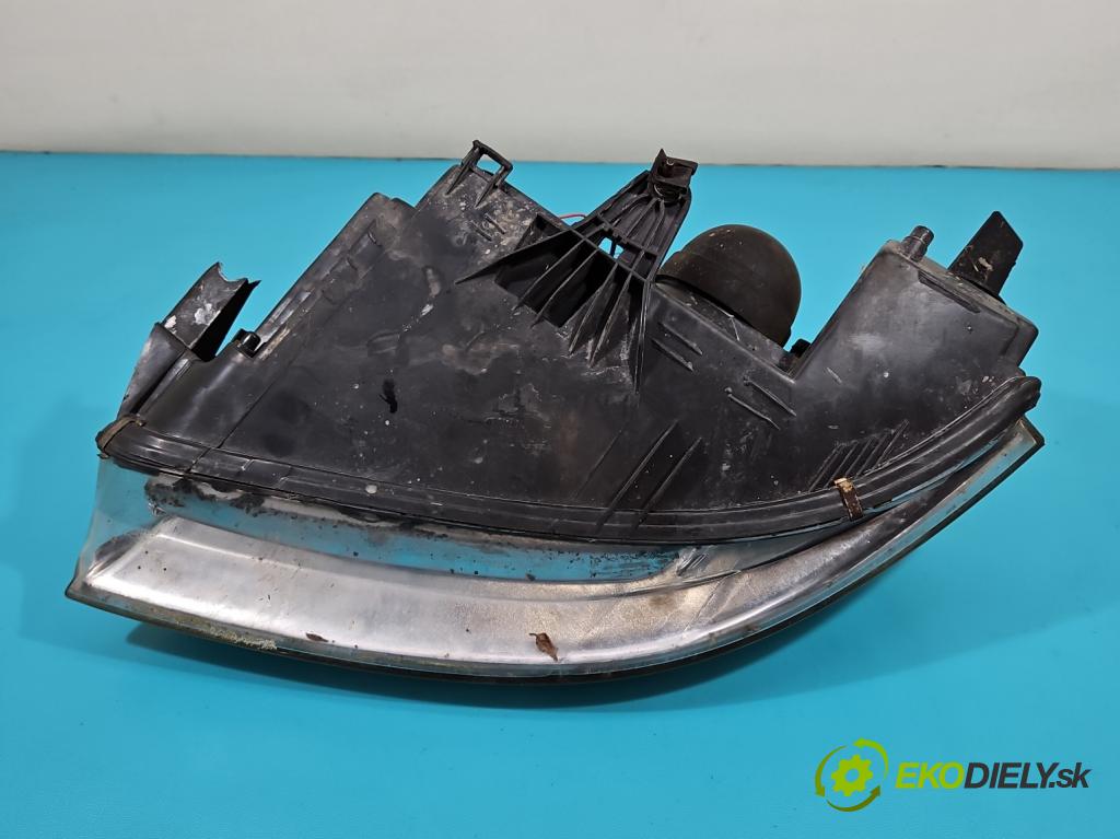 Vw Passat B5 1995-2005 2.0 20V 131 HP manual 96 kW 1984 cm3 5- Reflektor: pravý  (Pravé)