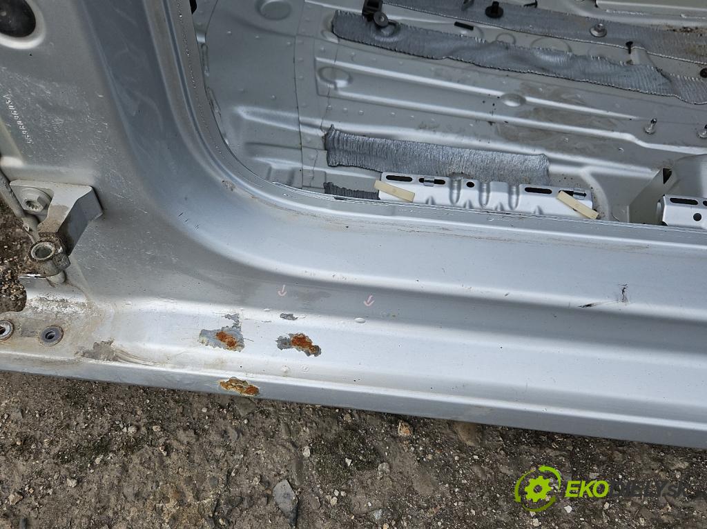 Vw Golf VII 2012-2020 1.6 tdi 105 hp automatic 77 kW 1598 cm3 5- práh levý  (Ostatní)