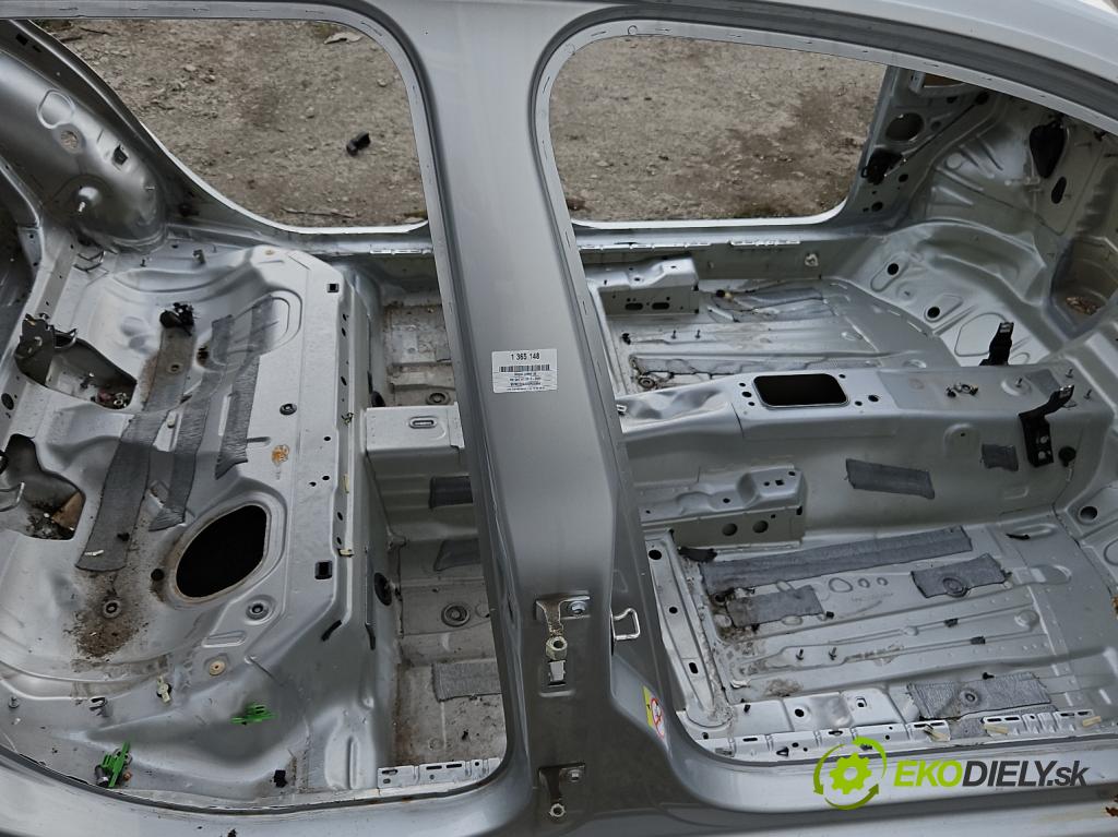 Vw Golf VII 2012-2020 1.6 tdi 105 hp automatic 77 kW 1598 cm3 5- práh pravý  (Ostatní)