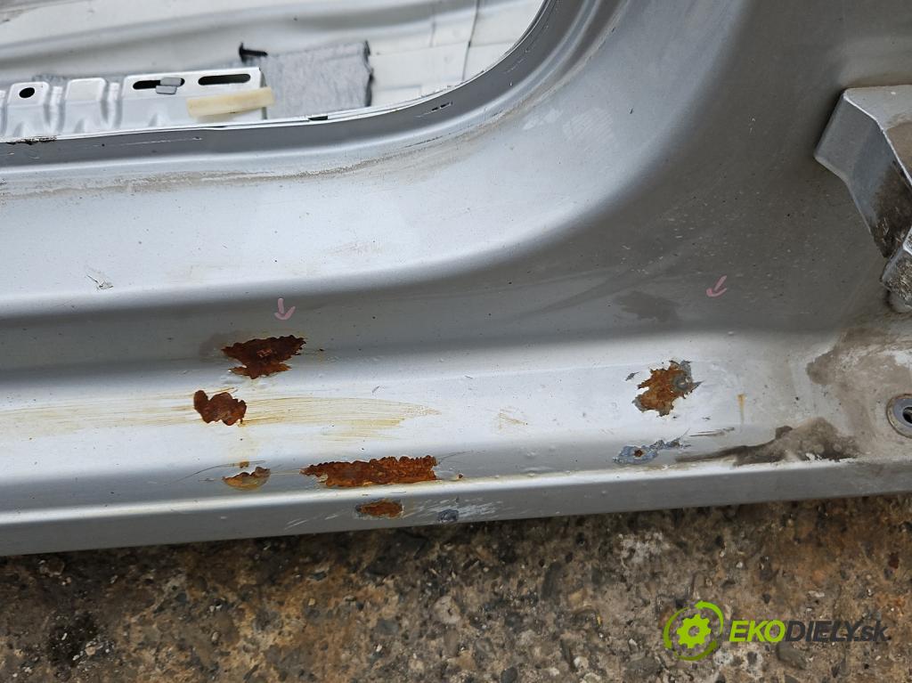 Vw Golf VII 2012-2020 1.6 tdi 105 hp automatic 77 kW 1598 cm3 5- práh pravý  (Ostatní)