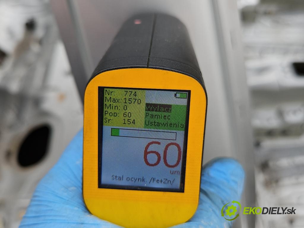 Vw Golf VII 2012-2020 1.6 tdi 105 hp automatic 77 kW 1598 cm3 5- práh pravý  (Ostatní)