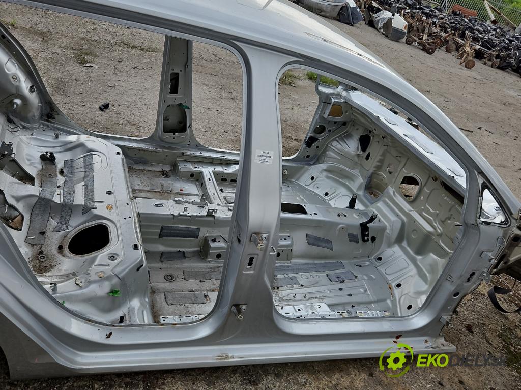 Vw Golf VII 2012-2020 1.6 tdi 105 hp automatic 77 kW 1598 cm3 5- práh pravý  (Ostatní)