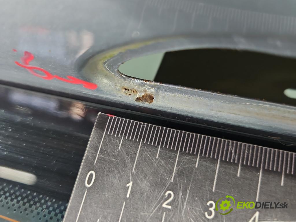 Vw Golf VII 2012-2020 1.6 tdi 105 hp automatic 77 kW 1598 cm3 5- zadní kufrové dveře  (Zadní kapoty)