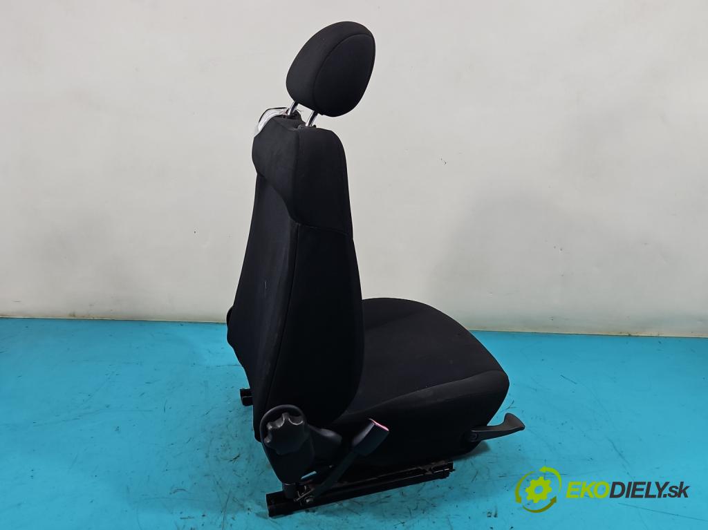 Suzuki Ignis 1.3 16V 94 HP manual 69 kW 1328 cm3 5- Sedačka ľavý  (Sedačky, sedadlá)