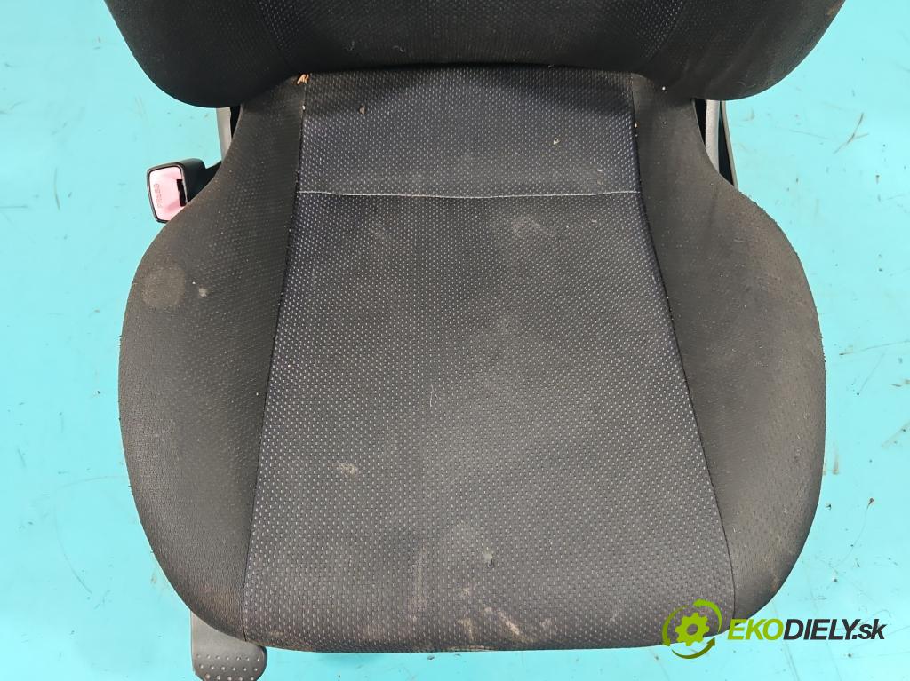 Suzuki Ignis 1.3 16V 94 HP manual 69 kW 1328 cm3 5- Sedačka ľavý  (Sedačky, sedadlá)