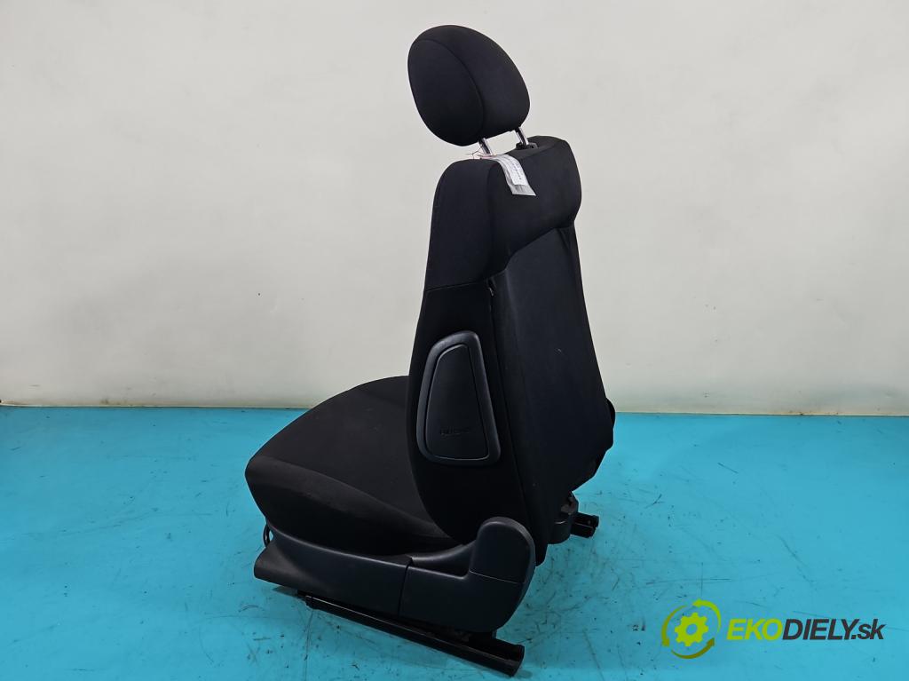 Suzuki Ignis 1.3 16V 94 HP manual 69 kW 1328 cm3 5- Sedačka ľavý  (Sedačky, sedadlá)