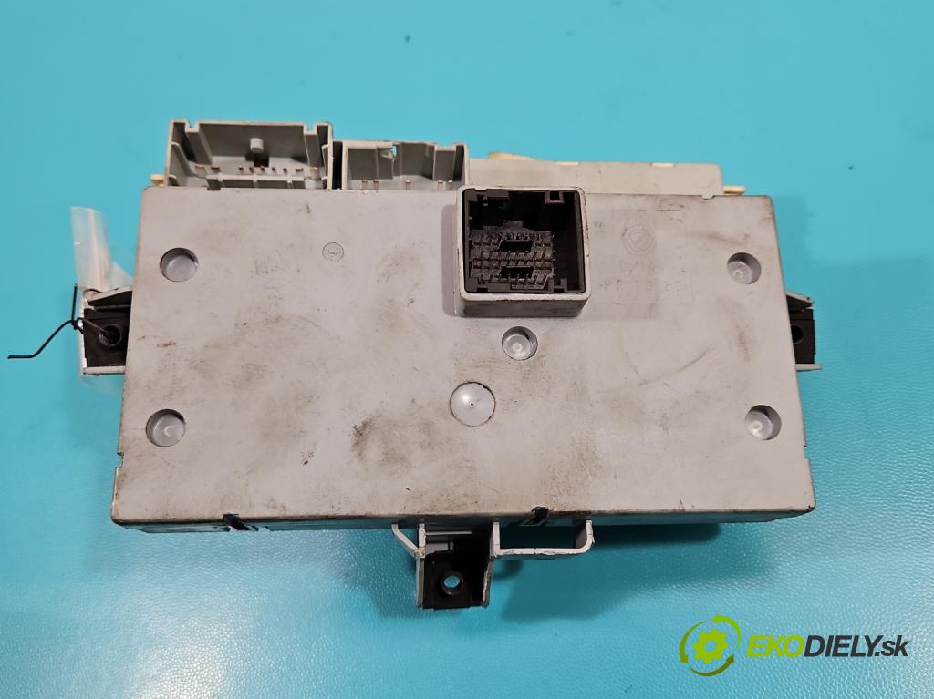 Fiat Stilo 1.4 16V 90 hp manual 66 kW 1368 cm3 5- skříňka pojistková 51715862 (Pojistkové skříňky)