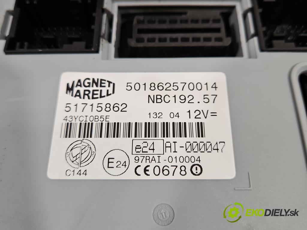 Fiat Stilo 1.4 16V 90 hp manual 66 kW 1368 cm3 5- skříňka pojistková 51715862 (Pojistkové skříňky)