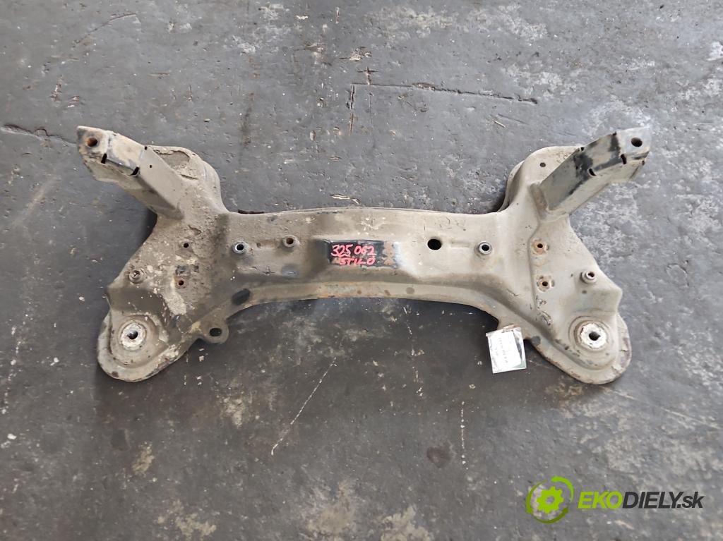 Fiat Stilo 1.4 16V 90 hp manual 66 kW 1368 cm3 5- výztuha motoru 
