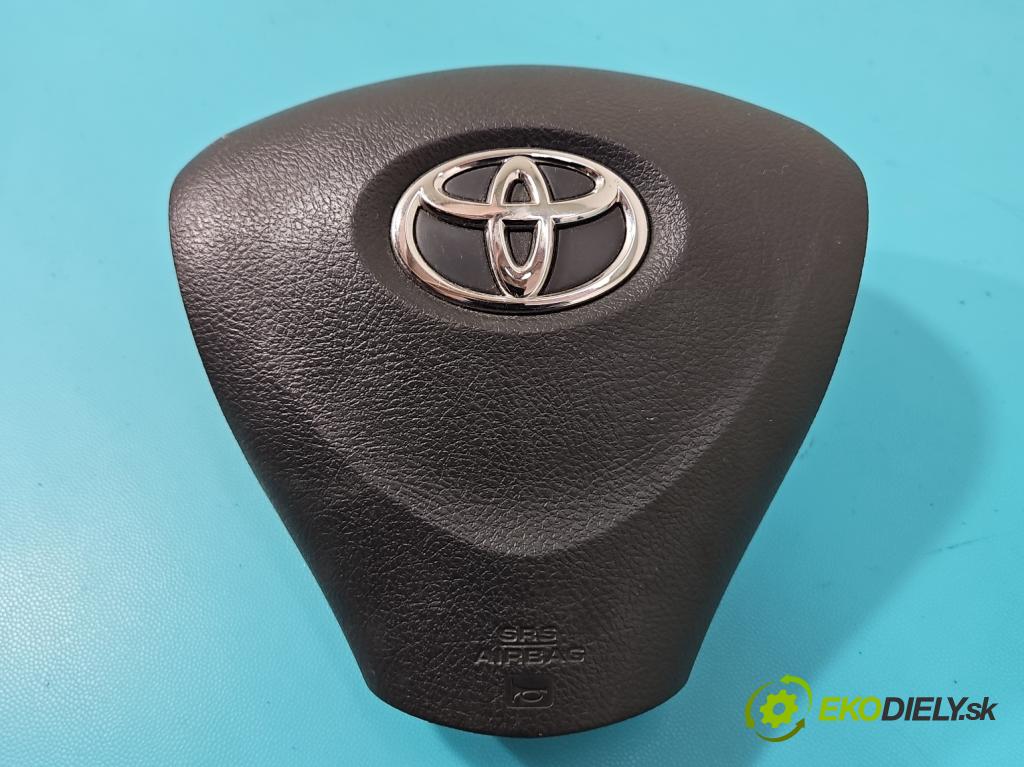 Toyota Corolla E15 2007-2014 1.4 D4D 90 HP  66 kW 1400 cm3 4- airbag vzduch: Řidiči:  (Airbagy)