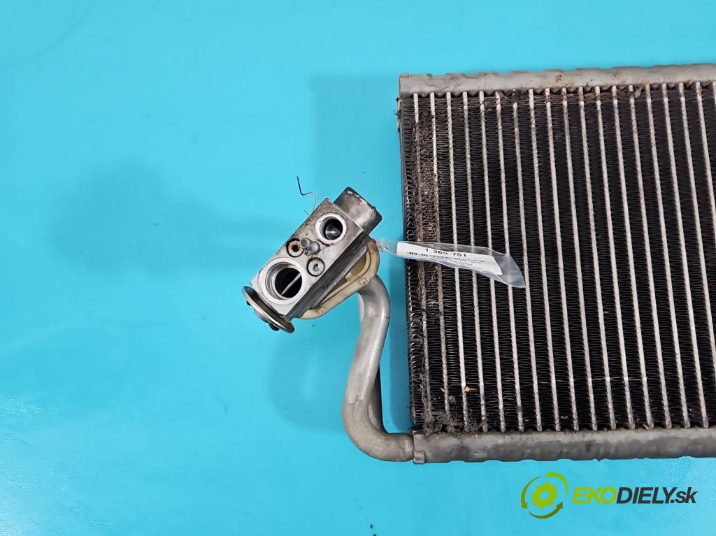 Mercedes S W221 2005-2013 3.0 CDI 235 hp automatic 173 kW 2987 cm3 4- radiátor 2308300184 (Radiátory topení)