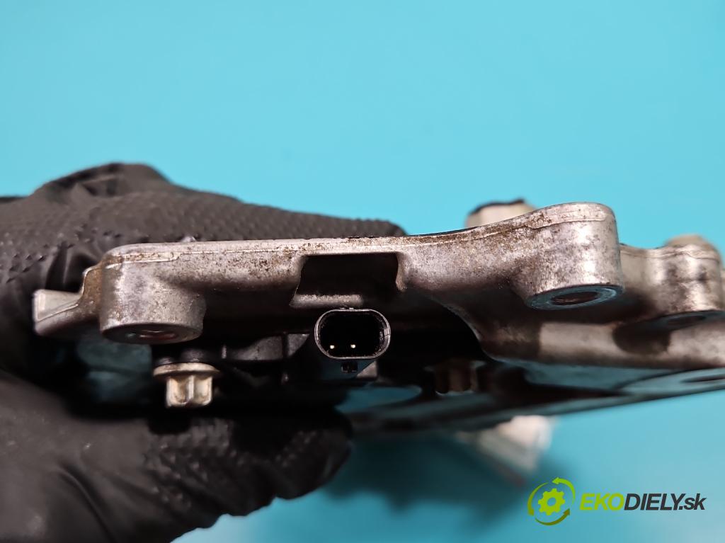 Mercedes GLA X156 2013-2019 1.6 T 156 hp automatic 115 kW 1595 cm3 5- obal vačkový A2761560790 (Kryty motora)