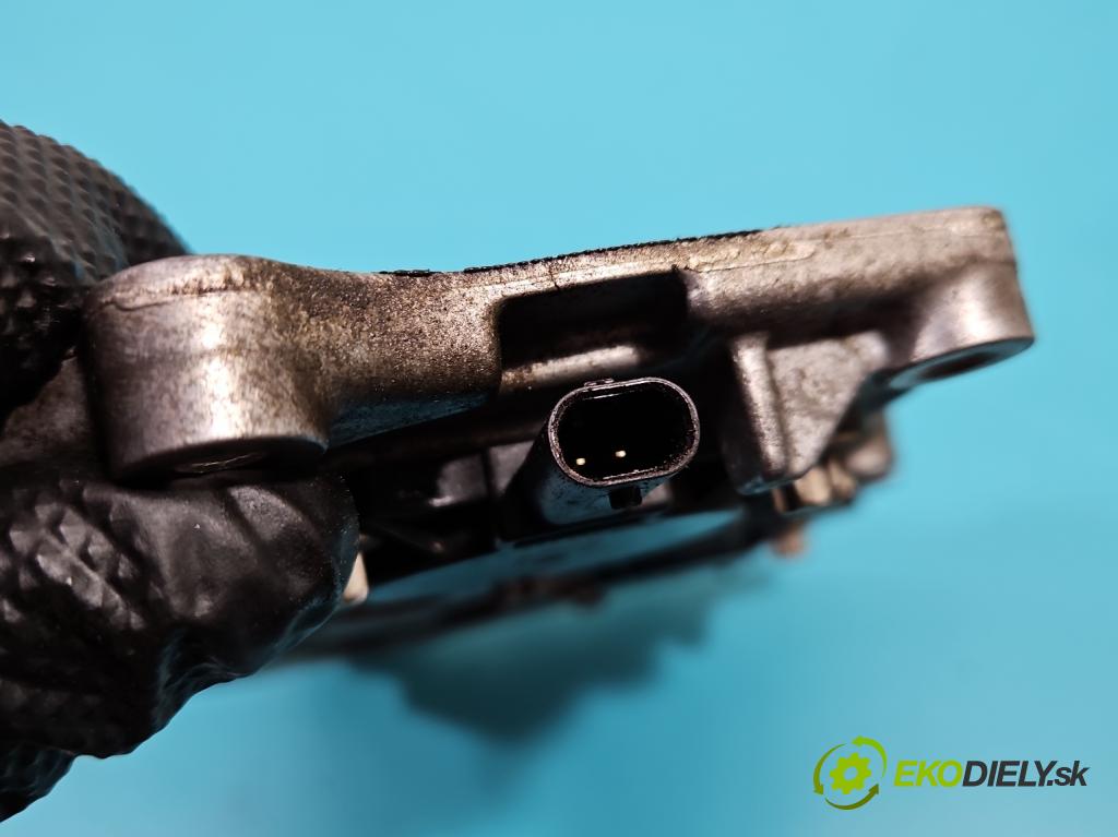 Mercedes GLA X156 2013-2019 1.6 T 156 hp automatic 115 kW 1595 cm3 5- obal vačkový A2761560790 (Kryty motora)