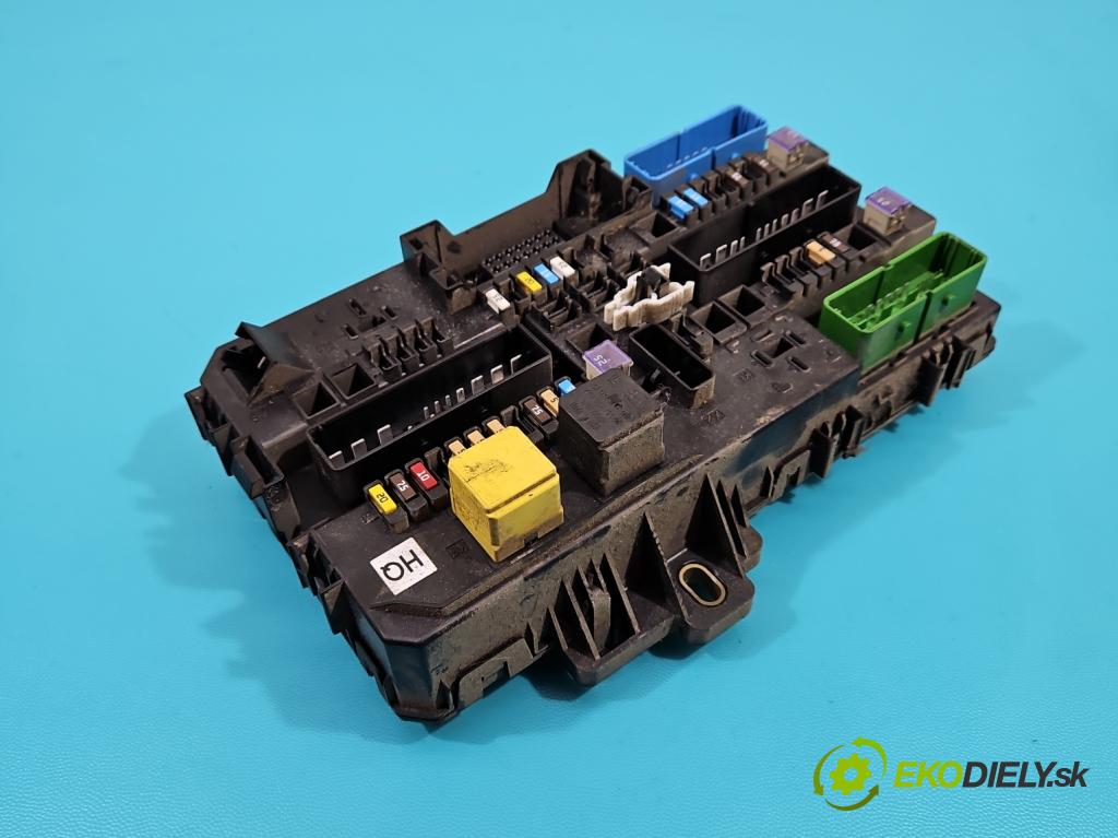 Opel Zafira B 2005-2014 1.9 cdti 150 hp manual 110 kW 1910 cm3 5- skříňka pojistková 13220831 (Pojistkové skříňky)