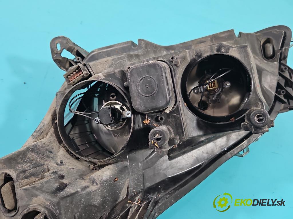 Opel Astra III 2004-2014 1.6 16V 105 HP manual 77 kW 1598 cm3 5- Reflektor: pravý  (Pravé)