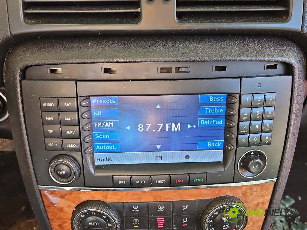 Mercedes R W251 2005-2013 3.5 V6 272 hp automatic 200 kW 3498 cm3 5- Radio továrna: A2518703589