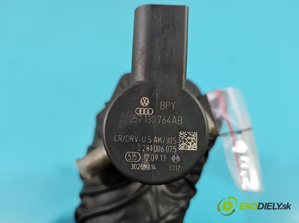 Vw Golf VII 2012-2020 1.6 tdi 105 HP automatic 77 kW 1598 cm3 5- lišta vstrekovacia 04L089B (Vstrekovacie lišty)