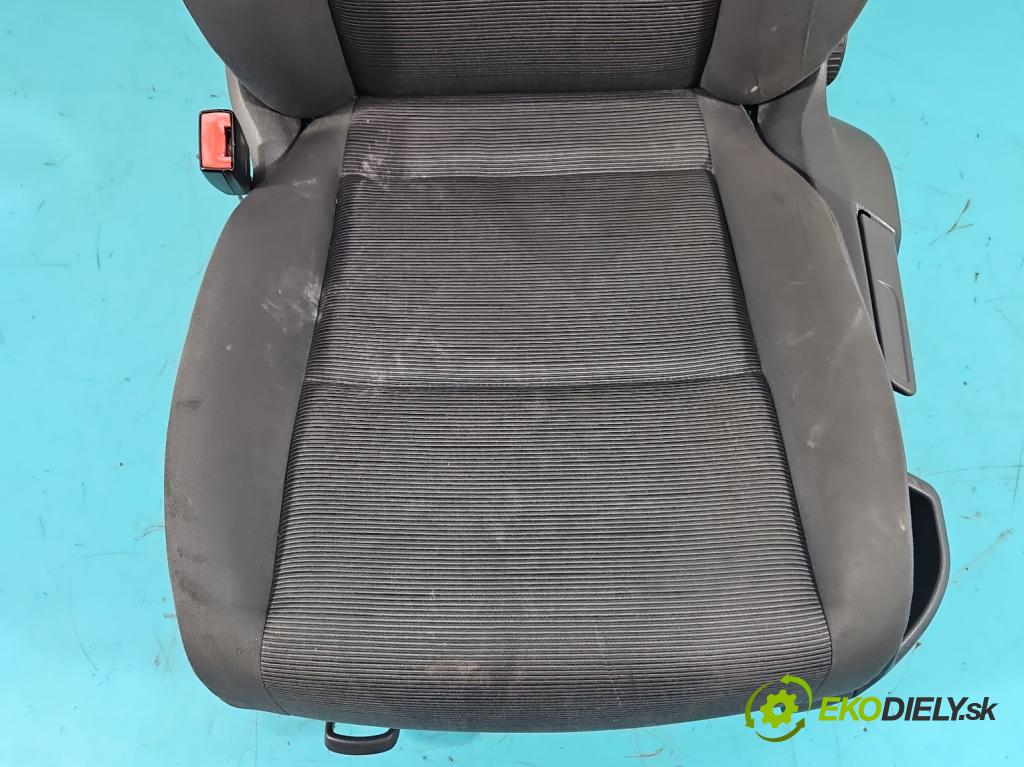 Vw Golf plus 1.6 FSI 116 HP manual 85 kW 1598 cm3 5- Sedačka ľavý  (Sedačky, sedadlá)