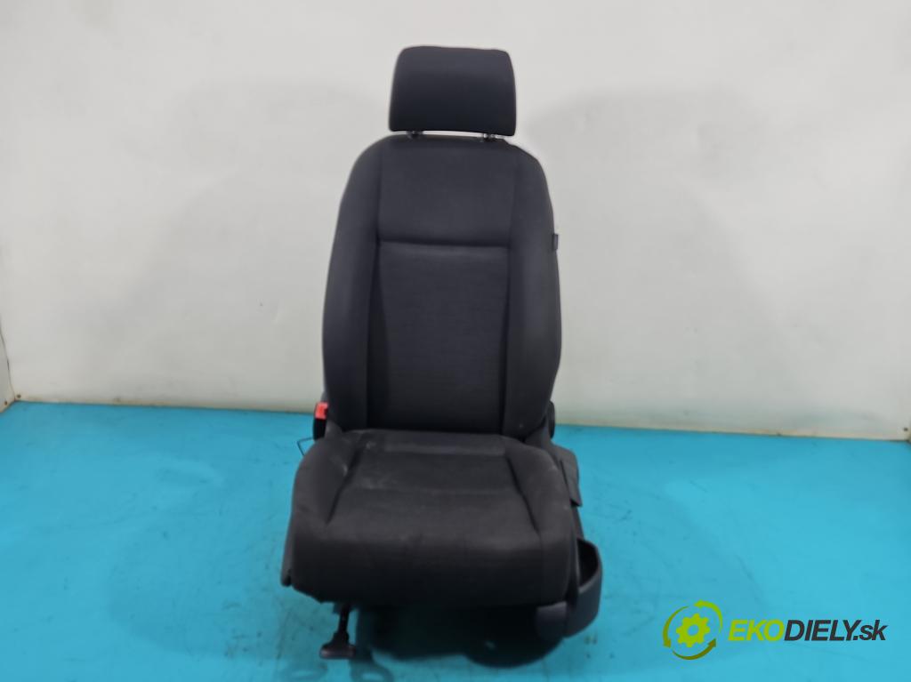 Vw Golf plus 1.6 FSI 116 HP manual 85 kW 1598 cm3 5- Sedačka ľavý  (Sedačky, sedadlá)