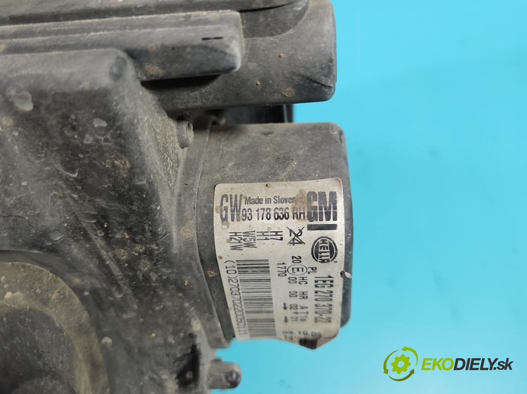 Opel Astra III 2004-2014 1.6 16V 105 HP manual 77 kW 1598 cm3 3- Reflektor: pravý  (Pravé)