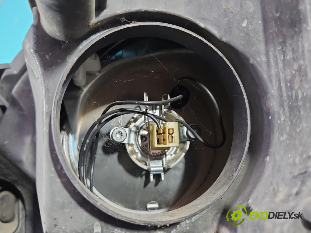 Opel Astra III 2004-2014 1.6 16V 105 HP manual 77 kW 1598 cm3 3- Reflektor: pravý  (Pravé)