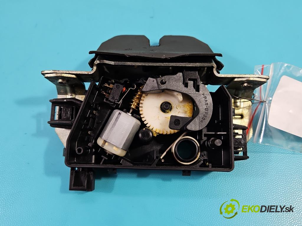 Opel Astra III 2004-2014 1.6 16V 105 hp manual 77 kW 1598 cm3 3- zámek kufrových dveří zadní