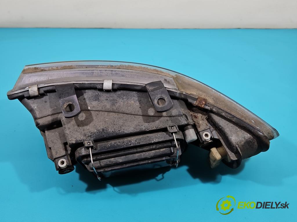 Seat Leon I 1999-2005 1.8 T 179KM manual 132 kW 1781 cm3 5- Reflektor: pravý  (Pravé)