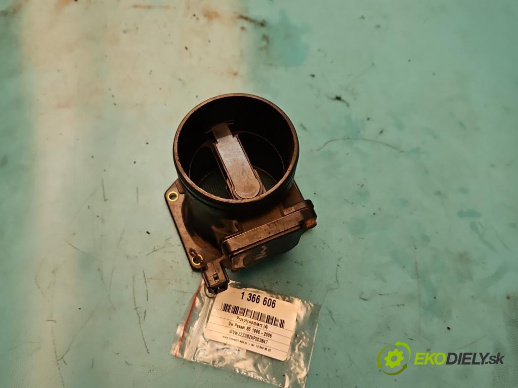 Vw Passat B5 1995-2005 1.8 20V 125 HP manual 92 kW 1781 cm3 4- průtokoměr: 8ET009142-25 (Váhy vzduchu)