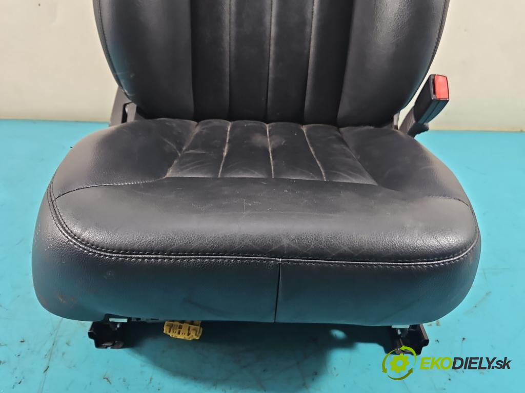 Mercedes R W251 2005-2013 3.5 V6 272 HP automatic 200 kW 3498 cm3 5- Sedačka pravý  (Sedačky, sedadlá)