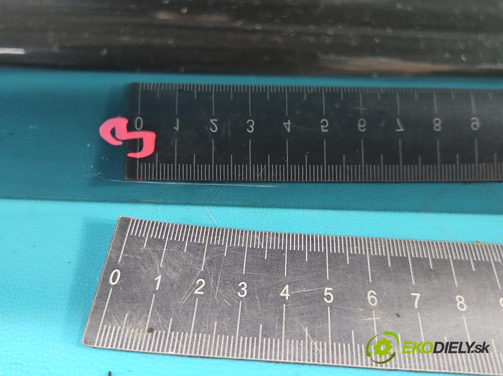 Audi A2 1.4 16V 75 hp manual 55 kW 1390 cm3 5- zadní kufrové dveře  (Zadní kapoty)