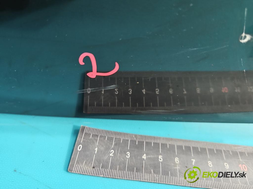 Audi A2 1.4 16V 75 hp manual 55 kW 1390 cm3 5- zadní kufrové dveře  (Zadní kapoty)