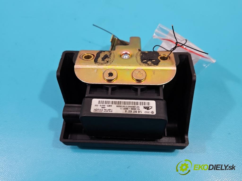 Audi A2 1.4 16V 75 HP manual 55 kW 1390 cm3 5- snímač ESP 8Z0907637