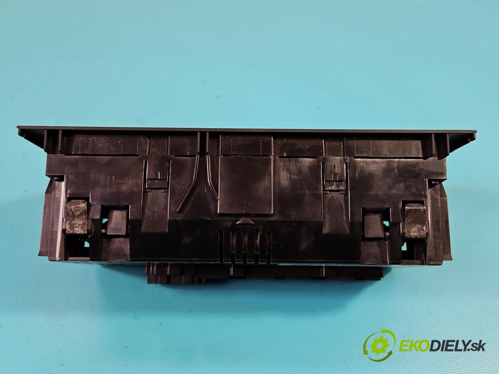 Audi A4 B7 2004-2008 2.0 20V 131 HP manual 96 kW 1984 cm3 4- panel kúrenia 8E0820043AJ