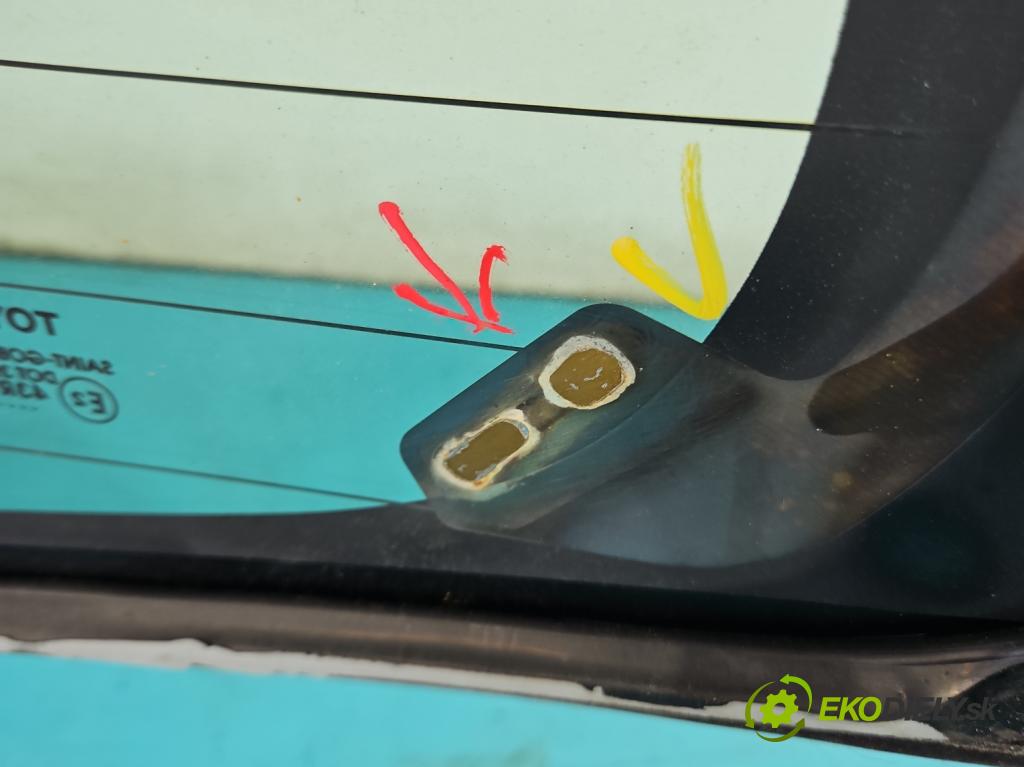 Toyota Yaris II 2005-2011 1.3 vvti 87 hp automatic 64 kW 1298 cm3 5- sklo zadní  (Okna zadní)