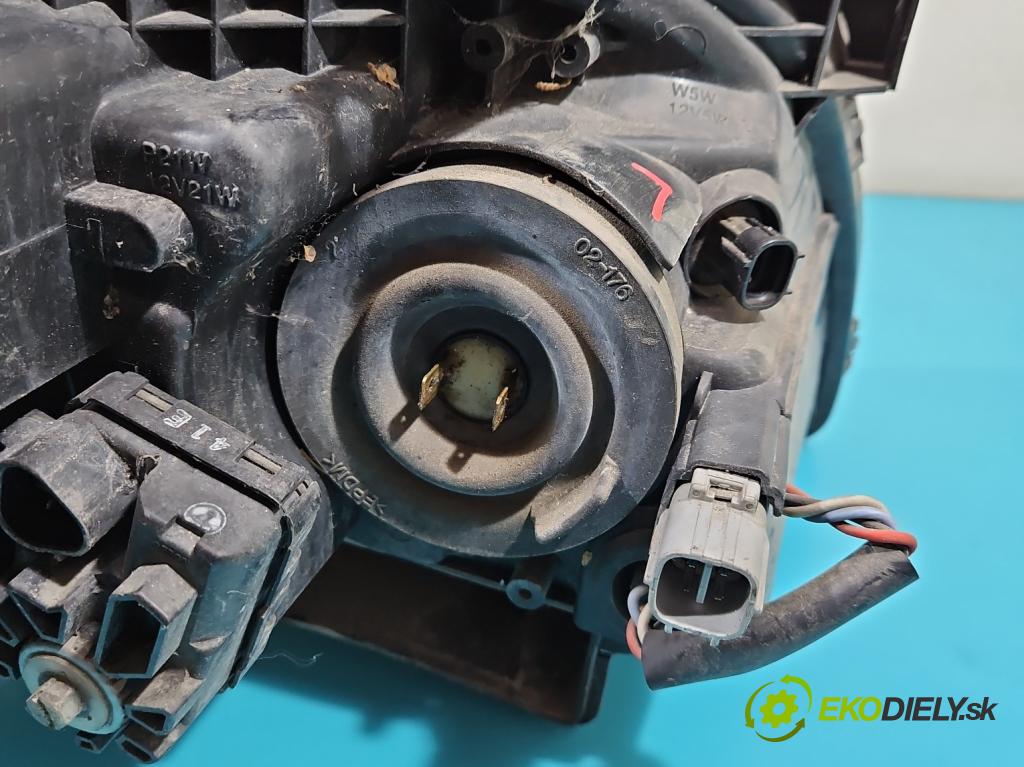 Toyota Avensis II T25 2003-2008 2.0 D4D 116 HP manual 85 kW 1995 cm3 5- Reflektor: ľavý  (Ostatné)