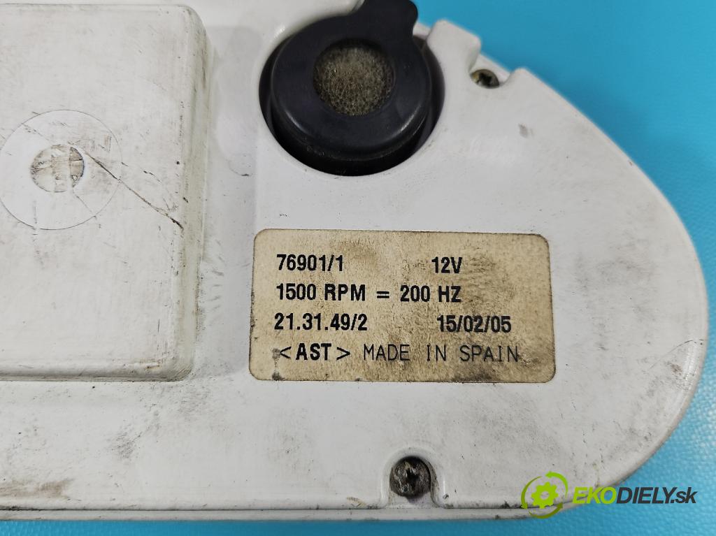 Johnston C40 2.8d 92 HP  68 kW 2776 cm3 5- prístrojovka/ budíky 76901/1 (Prístrojové dosky, displeje)