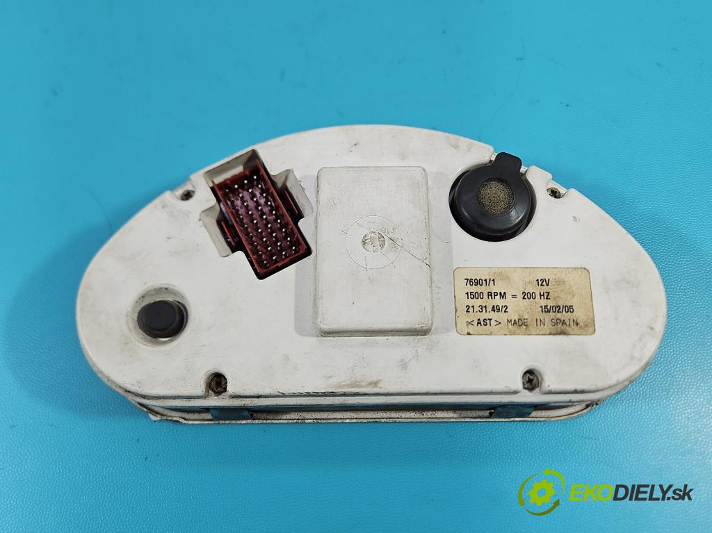 Johnston C40 2.8d 92 HP  68 kW 2776 cm3 5- prístrojovka/ budíky 76901/1 (Prístrojové dosky, displeje)
