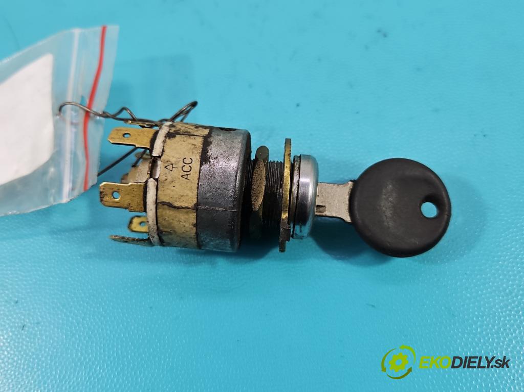 Johnston C40 2.8d 92 HP  68 kW 2776 cm3 5- Spínačka  (Spínacie skrinky a kľúče)