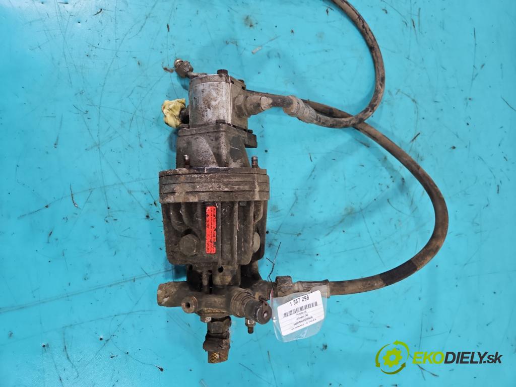 Johnston C40 2.8d 92 HP  68 kW 2776 cm3 5- pompa ostatné