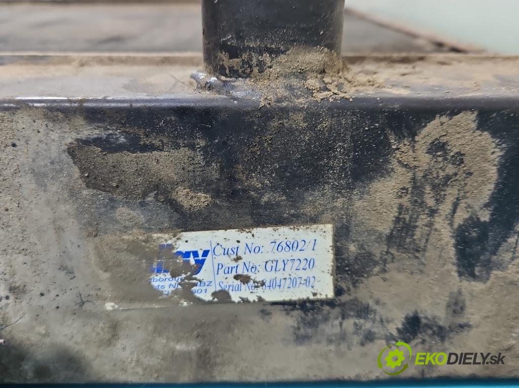 Johnston C40 2.8d 92 hp  68 kW 2776 cm3 5- Chladič vody  (Chladiče vody)