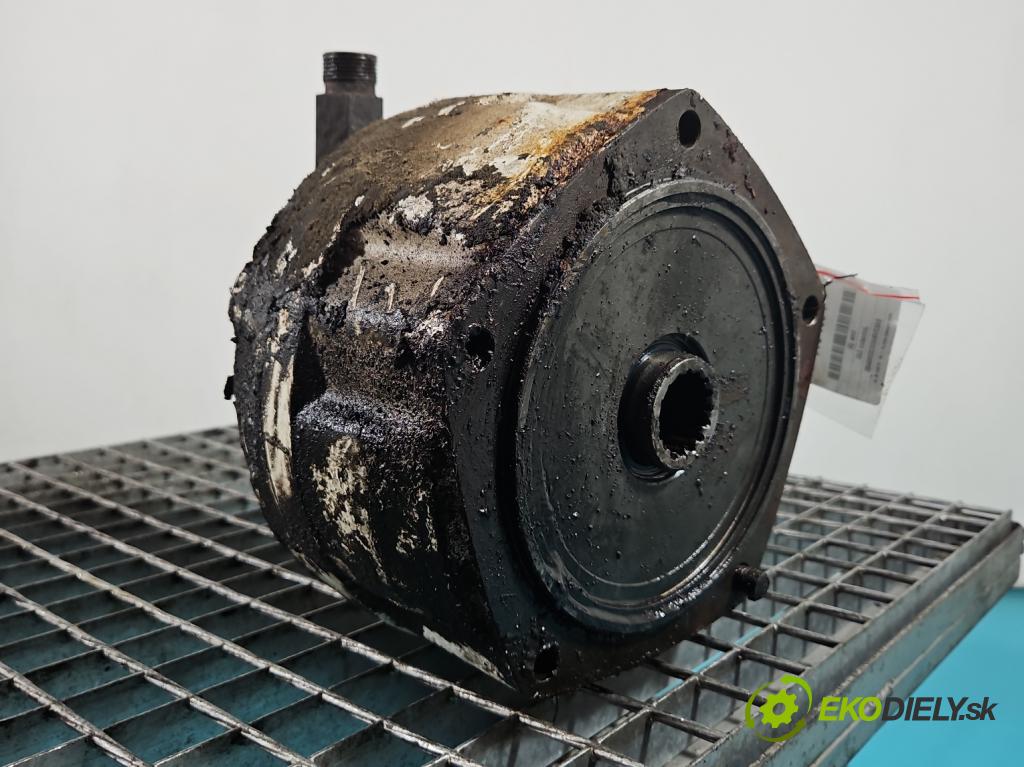 Johnston C40 2.8d 92 hp  68 kW 2776 cm3 5- obal 21G2209HD