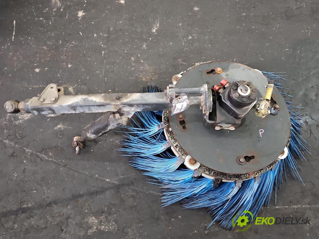 Johnston C40 2.8d 92 HP  68 kW 2776 cm3 5- ine