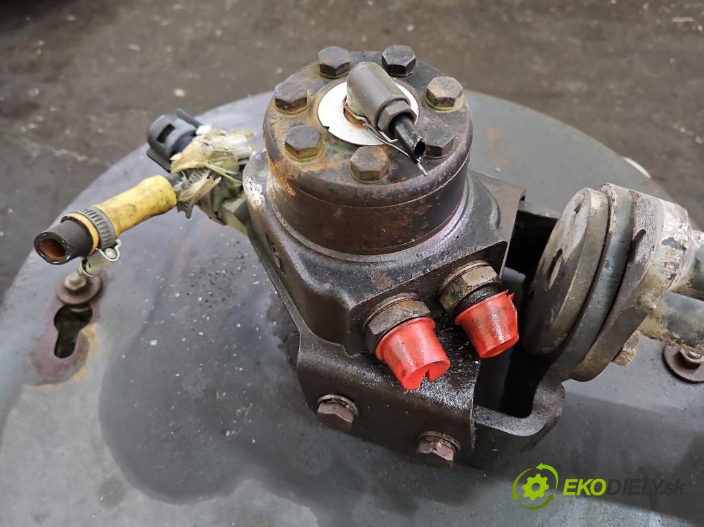 Johnston C40 2.8d 92 HP  68 kW 2776 cm3 5- ine