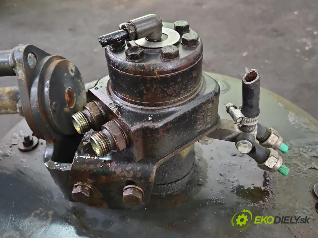 Johnston C40 2.8d 92 HP  68 kW 2776 cm3 5- ine