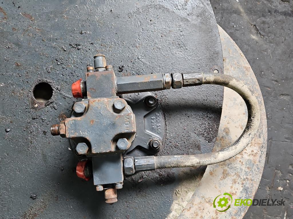 Johnston C40 2.8d 92 hp  68 kW 2776 cm3 5- obal 866490300E