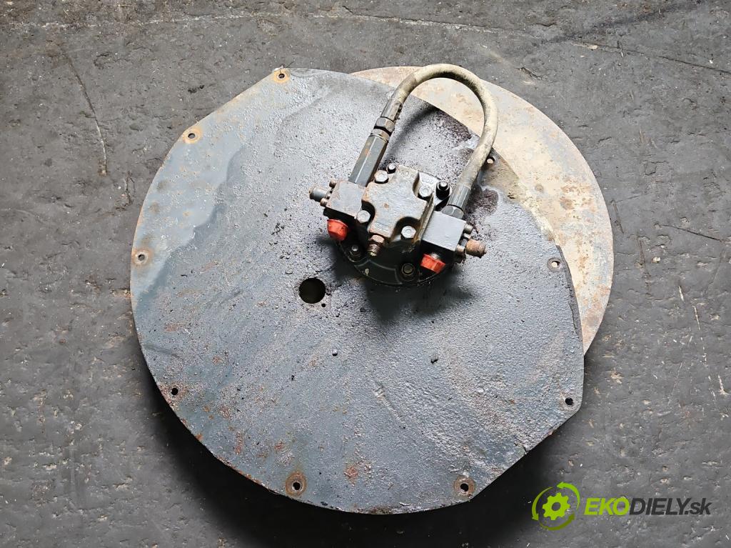 Johnston C40 2.8d 92 hp  68 kW 2776 cm3 5- obal 866490300E