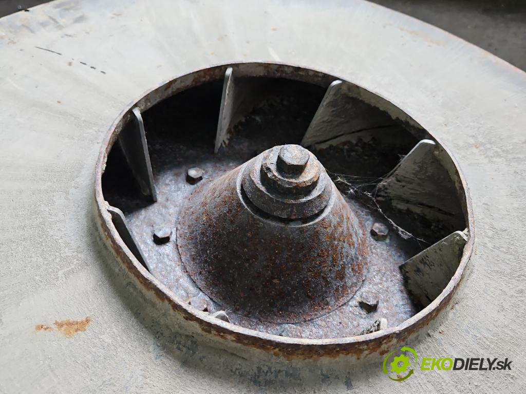 Johnston C40 2.8d 92 hp  68 kW 2776 cm3 5- obal 866490300E