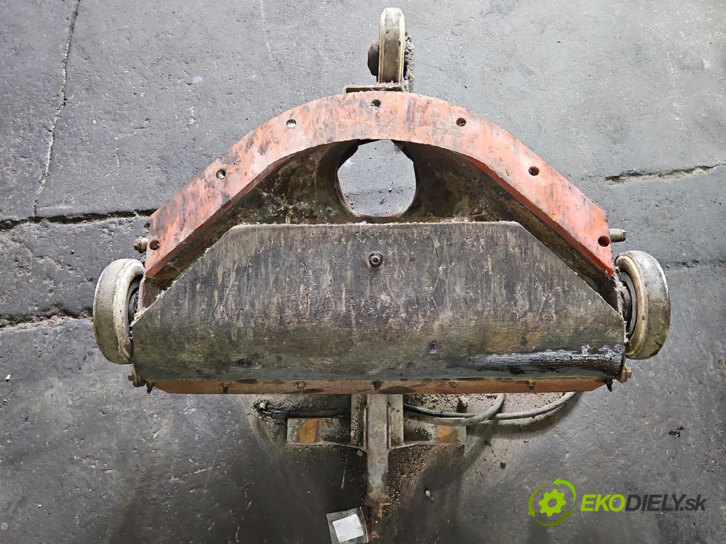 Johnston C40 2.8d 92 hp 68 kW 2776 cm3 5- obal