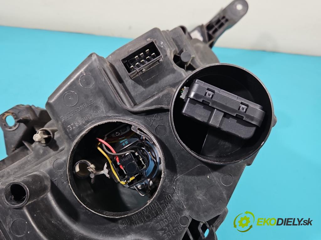 Citroen Jumpy II 2007-2016 2.0 hdi 120 HP manual 88 kW 1997 cm3 5- Reflektor: pravý 89902604 (Pravé)