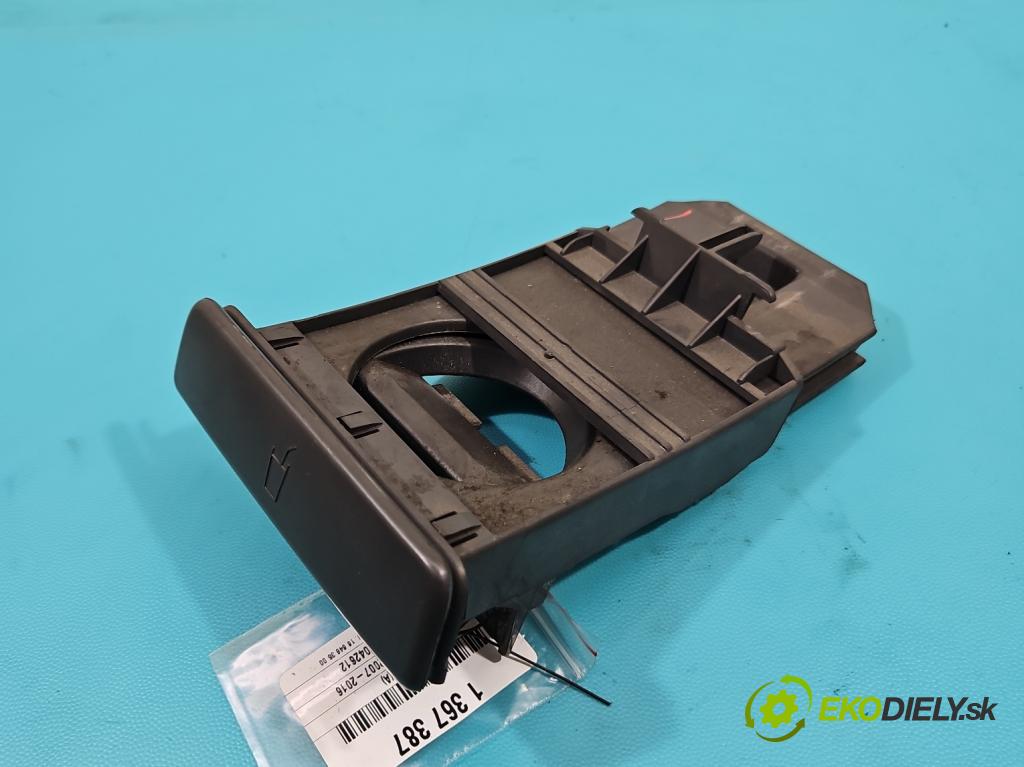 Citroen Jumpy II 2007-2016 2.0 hdi 120 HP manual 88 kW 1997 cm3 5- Rukojeť: na nápoje:  (Úchyty, držiaky na nápoje)